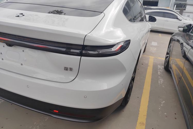 蔚来ET7 2024款 75kWh 行政签名版车身外观9