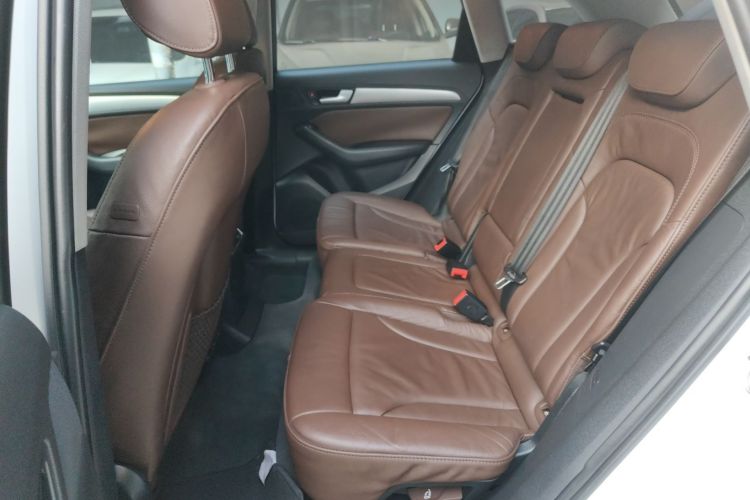 奥迪Q5 2015款 40 TFSI 技术型中控内饰7004