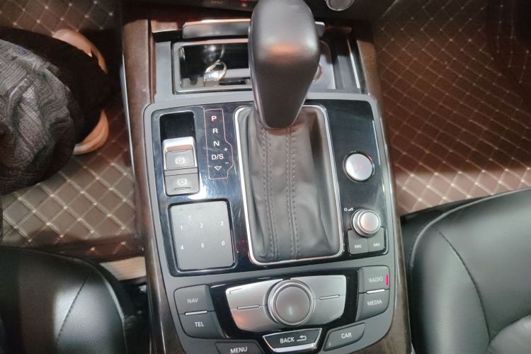 奥迪A6L 2017款 TFSI 舒适型中控内饰18