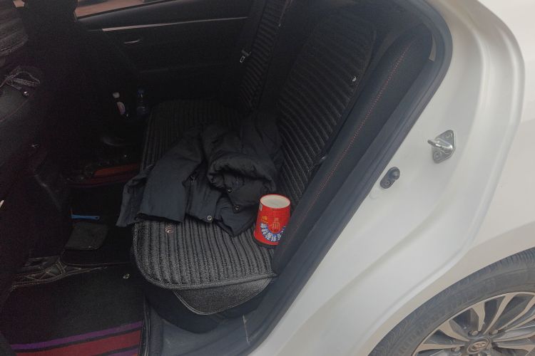 丰田 卡罗拉 2018款 1.2T S-CVT GL智享版中控内饰21