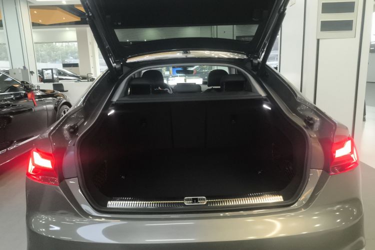 奥迪A5 2023款 Sportback 40 TFSI 时尚动感型机舱底盘23