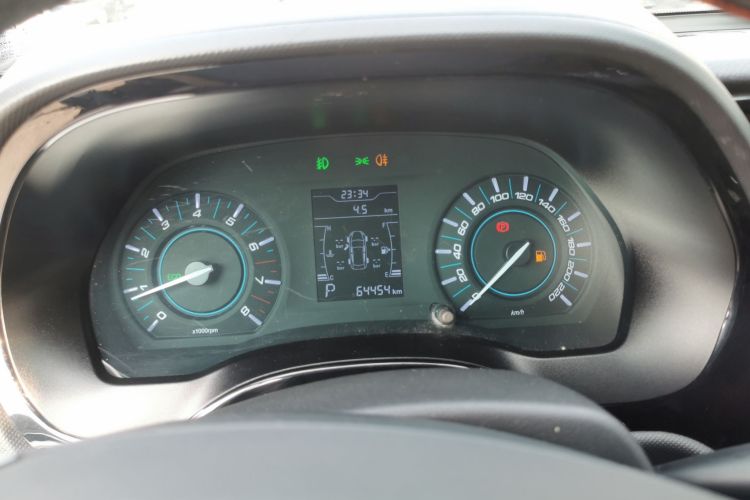 奇瑞 瑞虎3 2016款 1.6L CVT智尚版中控内饰14