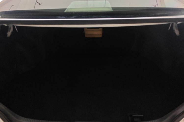 丰田 凯美瑞 2016款 2.0E 十周年纪念精英版机舱底盘23