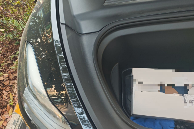 特斯拉 Model Y 2021款 标准续航后驱版局部细节9006