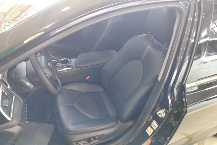 丰田 凯美瑞 2018款 2.5G 豪华版中控内饰19