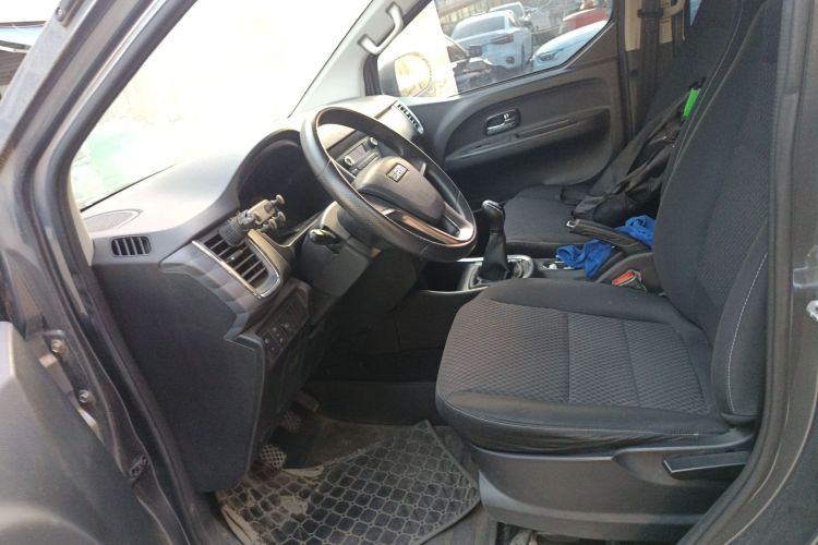 金杯 金海狮 2021款 1.5L 客车工程狮 6座中控内饰19