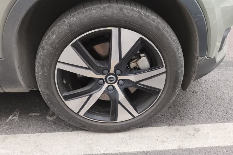 沃尔沃XC40新能源 2021款 P8 纯电 四驱智雅运动版车身外观10