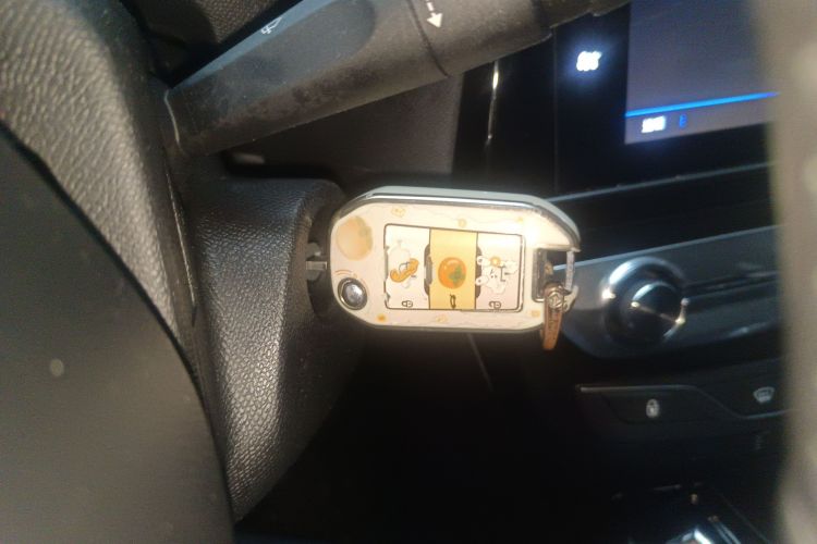 标致308 2019款 230THP 自动豪华版 国V中控内饰11