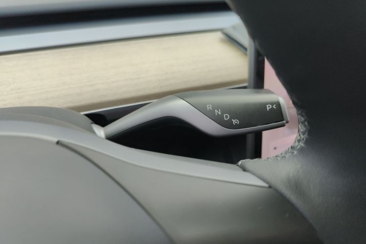 特斯拉 Model Y 2022款 Performance高性能全轮驱动版中控内饰18