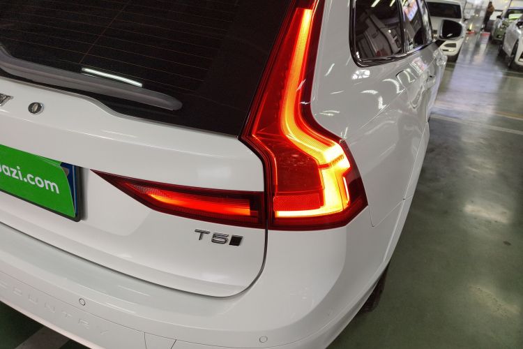 沃尔沃V90 2017款 Cross Country T5 AWD 智尊版车身外观9