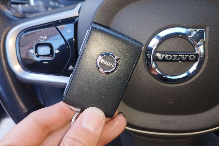 沃尔沃XC90 2022款 B6 智逸豪华版 7座中控内饰11