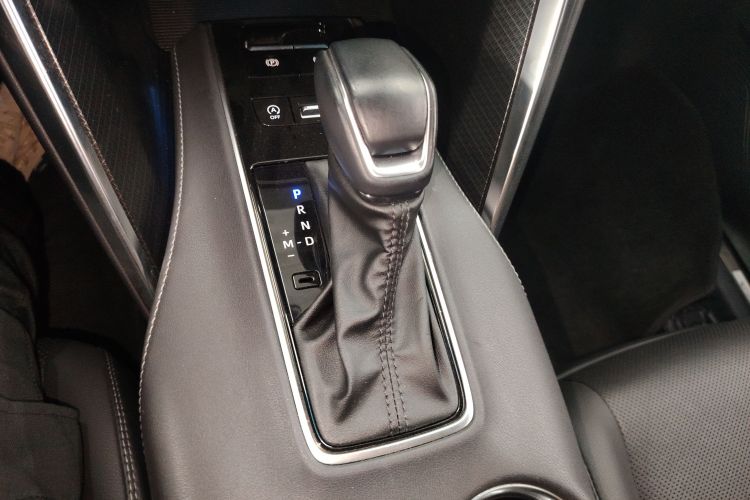 丰田 威飒 2023款 2.0L CVT两驱尊贵版局部细节18