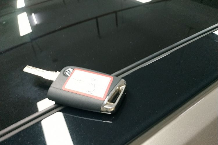 大众 高尔夫 2019款 280TSI DSG舒适型 国V中控内饰7001