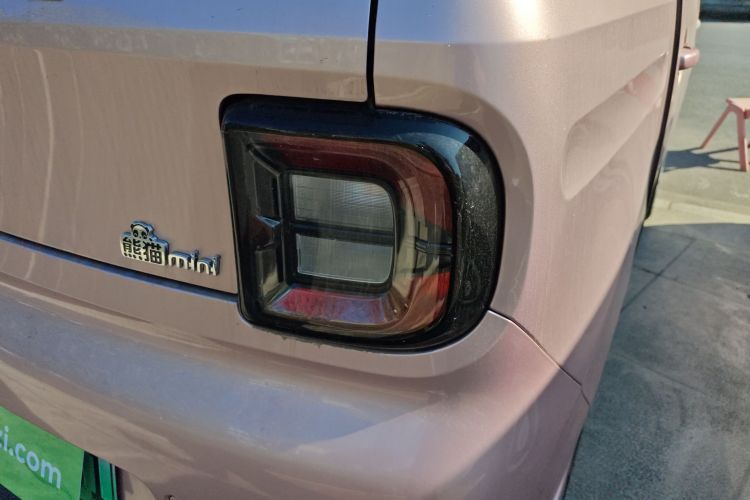 吉利银河 熊猫 2025款 210km 元气熊车身外观9