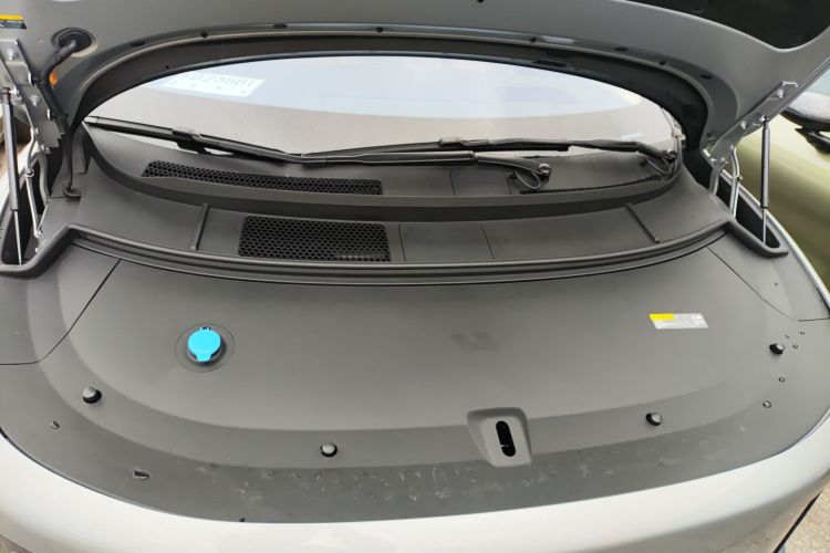 理想汽车 理想i8 2025款 标准版机舱底盘24