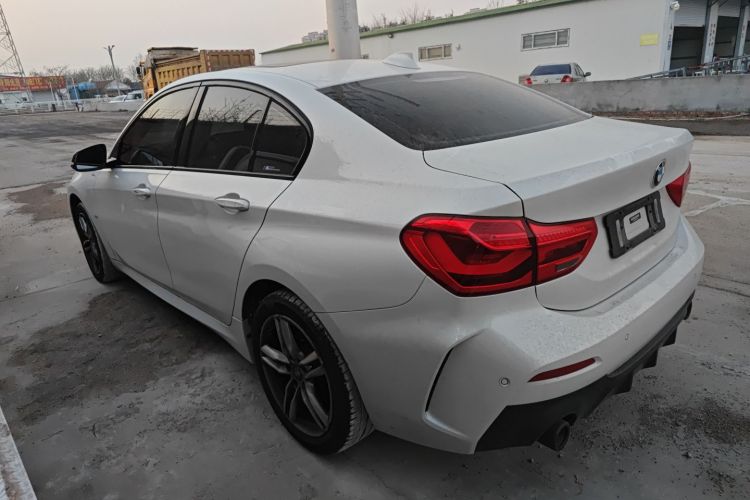 宝马1系 2022款 120i M运动曜夜版车身外观6003