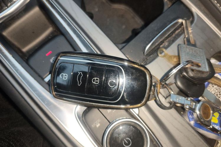 奇瑞 艾瑞泽8 2023款 高能版 2.0T DCT驰中控内饰11