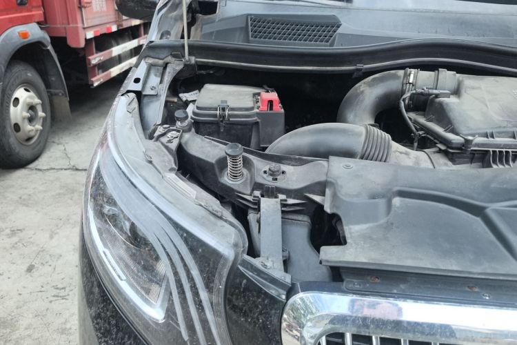 奔驰 威霆 2021款 2.0T 商务版 7座局部细节9006