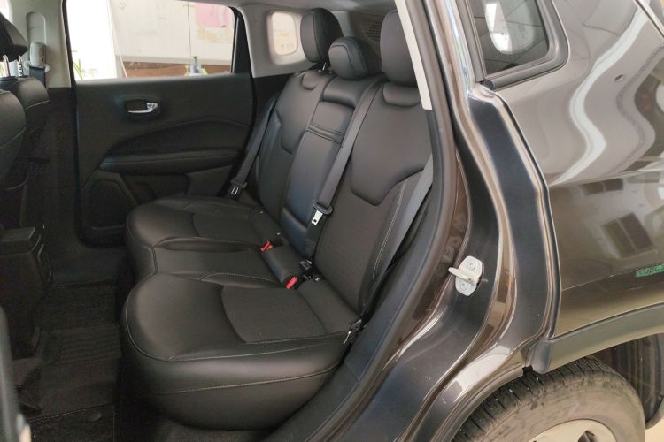 Jeep 指南者 2020款 220T 自动领先版中控内饰7004