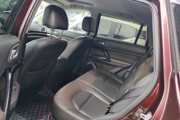 广汽传祺 传祺GS4 2015款 200T G-DCT豪华版中控内饰21