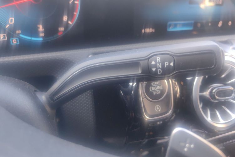 奔驰A级 2022款 改款 A 200 L 运动轿车时尚型局部细节18