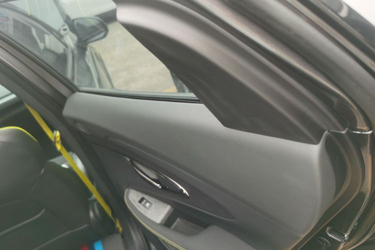 长安UNI-T 2022款 2.0T 运动版 尊贵型中控内饰7006