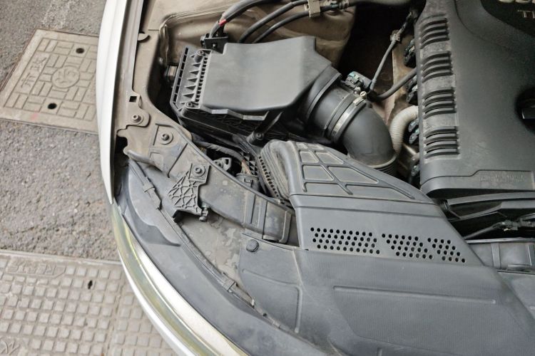 奥迪A4L 2013款 35 TFSI 自动技术型局部细节9006