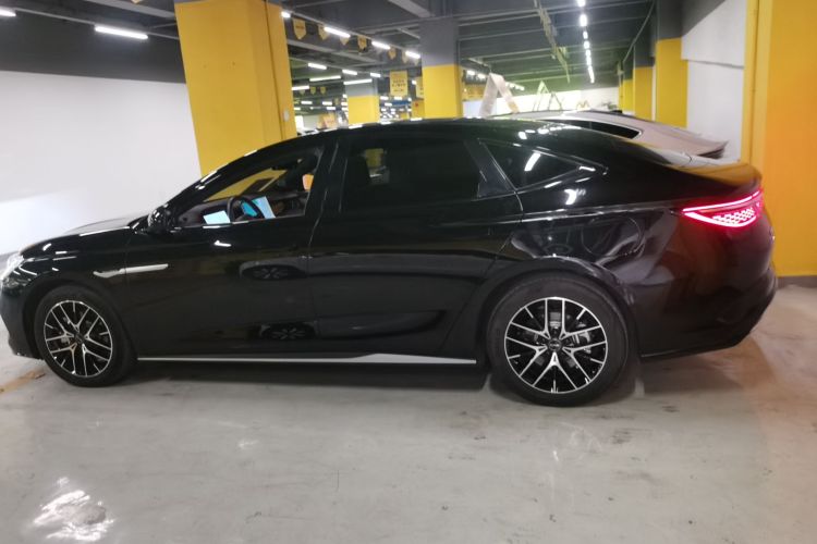 比亚迪 海豹 2023款 DM-i 1.5L 121km 尊贵型车身外观4