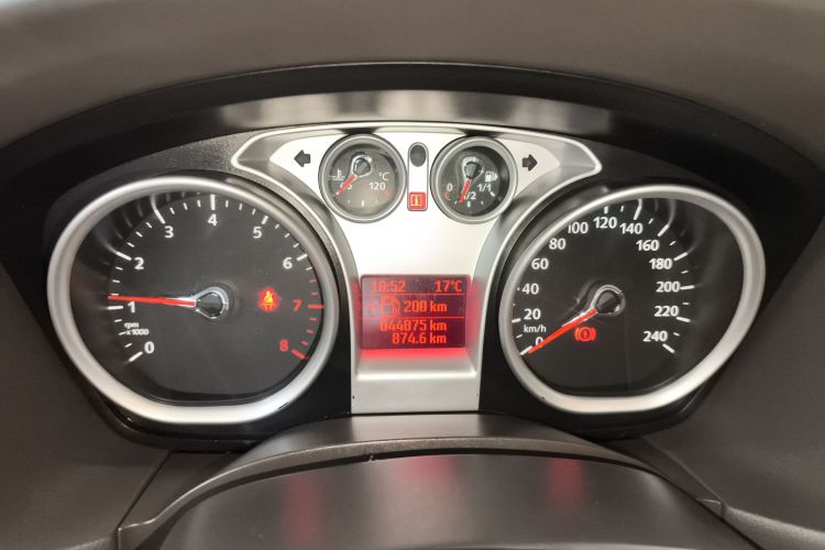 福特 福克斯 2013款 两厢经典 1.8L 手动时尚型中控内饰14