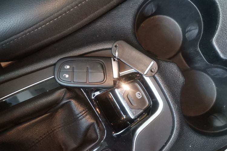 Jeep 自由光 2019款 2.0T 两驱智享版 国VI中控内饰11