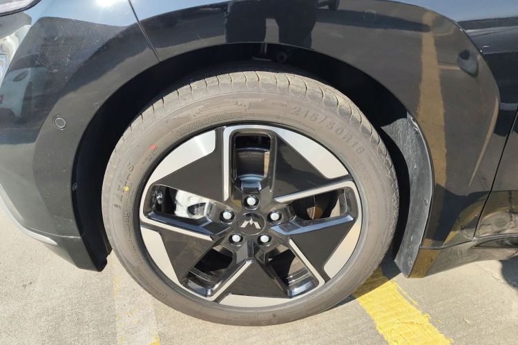 五菱汽车 五菱星光 2025款 610km 智能旗舰型车身外观6007