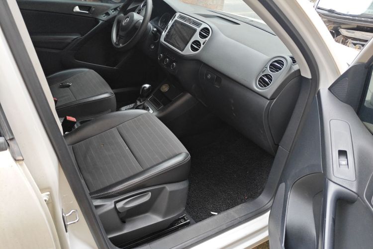 大众 途观 2016款 300TSI 自动两驱风尚版局部细节9005