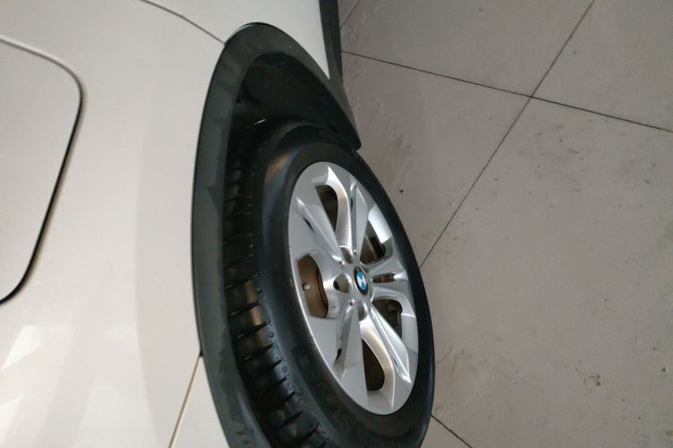 宝马X1 2016款 sDrive18Li 尊享型车身外观6008