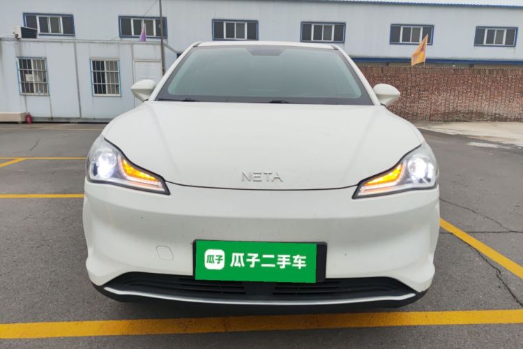 哪吒汽车 哪吒V 2021款 标准续航娱乐版升级型车身外观2