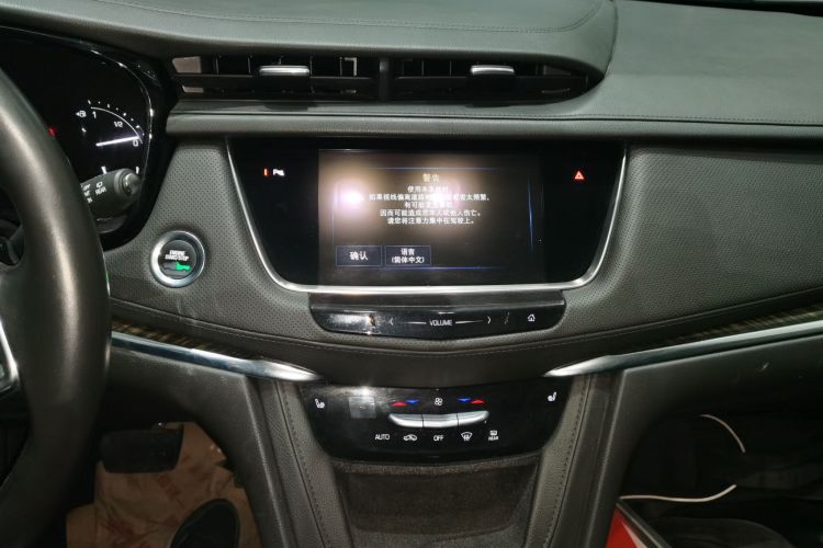 凯迪拉克XT5 2016款 28T 四驱豪华型中控内饰16