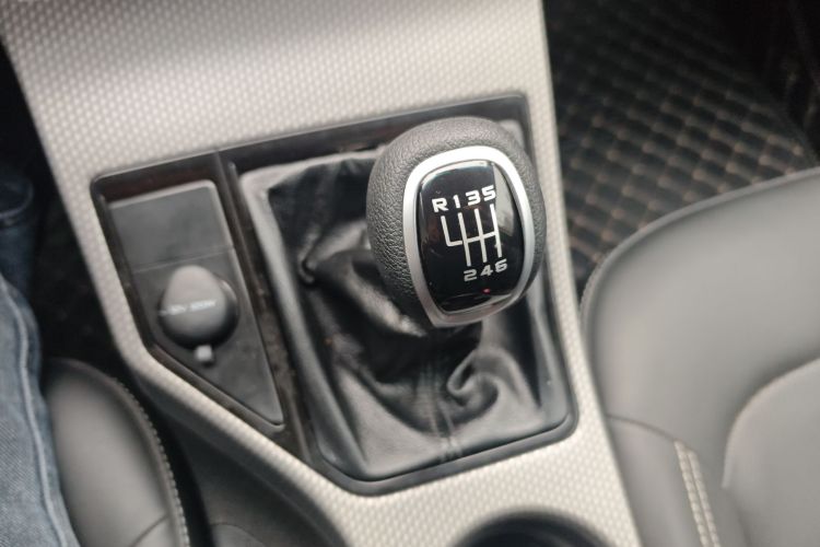 吉利汽车 帝豪GS 2016款 优雅版 1.8L 手动领尚型中控内饰18