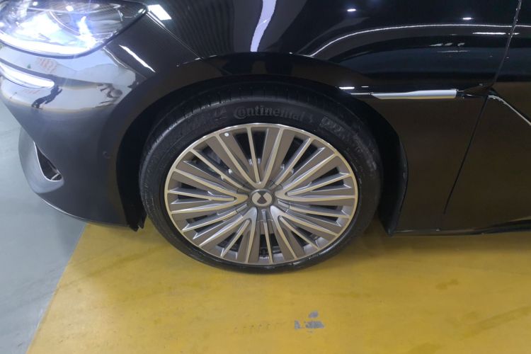 腾势Z9 2024款 1100km 四驱Ultra版车身外观6007