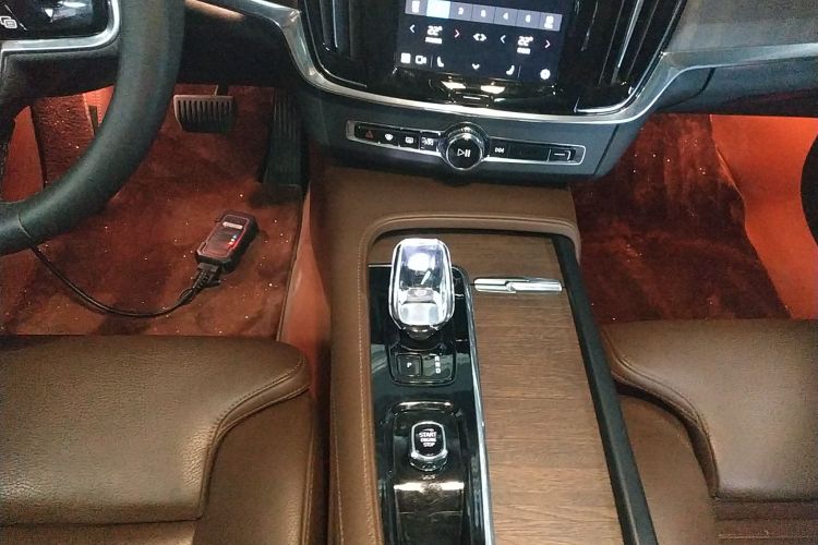 沃尔沃S90 2024款 B5 智远豪华版中控内饰18