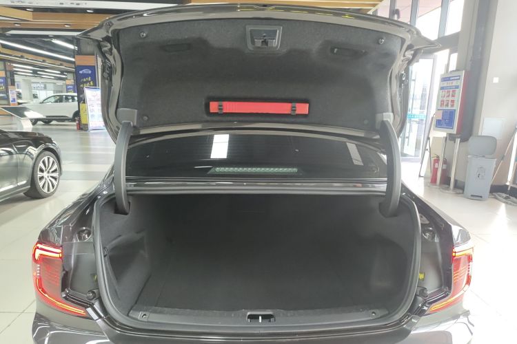 沃尔沃S90 2021款 B5 智远豪华版机舱底盘23