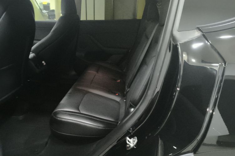 特斯拉 Model Y 2022款 后轮驱动版中控内饰21