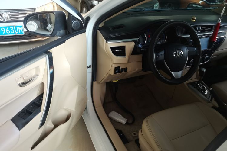 丰田 卡罗拉 2014款 1.6L CVT GL-i中控内饰20