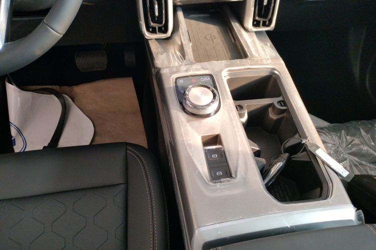 哈弗大狗 2024款 1.5T DCT边牧版中控内饰18