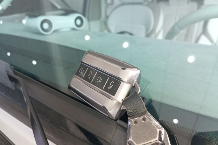 超境汽车 共创坦克300 2021款 2.0T 赛博坦克中控内饰7001