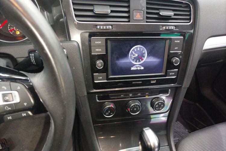 大众 高尔夫 2018款 230TSI 自动舒适型中控内饰16