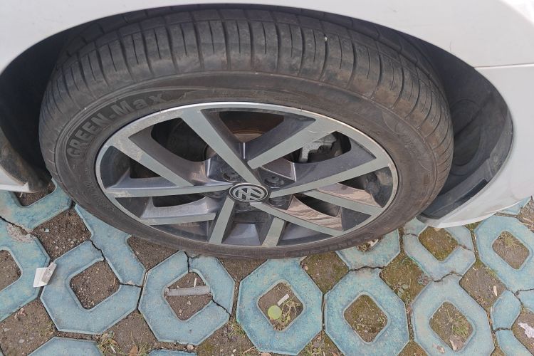 大众 高尔夫 2020款 挚爱版 280TSI DSG舒适型车身外观10