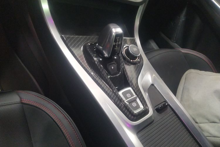 领克01 2017款 2.0T 四驱劲Pro版中控内饰18