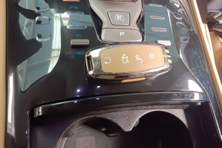 腾势D9 2022款 DM-i 970 四驱旗舰型中控内饰11