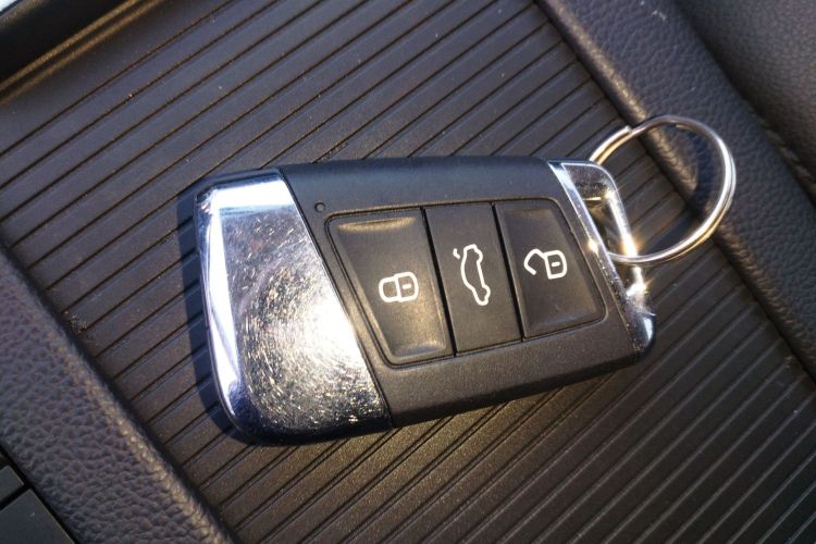 大众 迈腾 2018款 330TSI DSG 豪华型中控内饰11