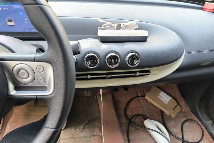 五菱汽车 五菱缤果 2023款 203km 轻享款中控内饰16