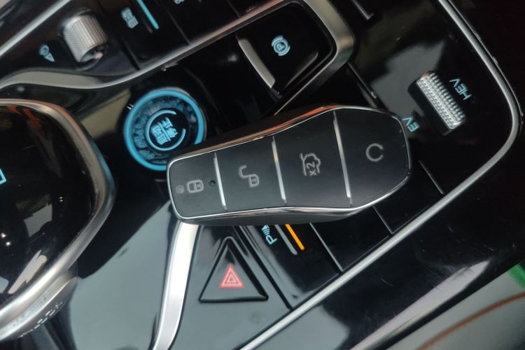 比亚迪 秦PLUS 2023款  冠军版 DM-i 120KM超越型中控内饰7001